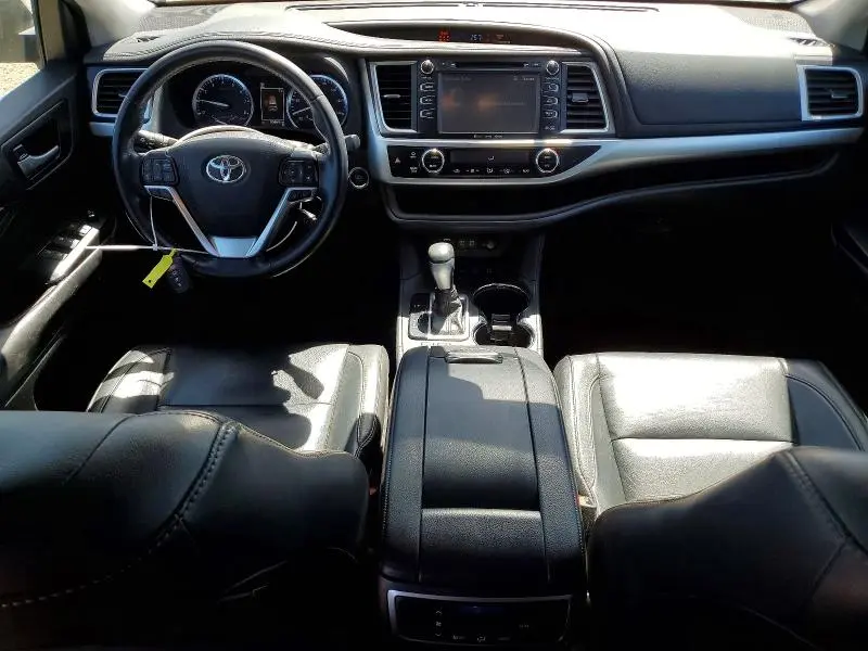 2018 TOYOTA HIGHLANDER XLE  