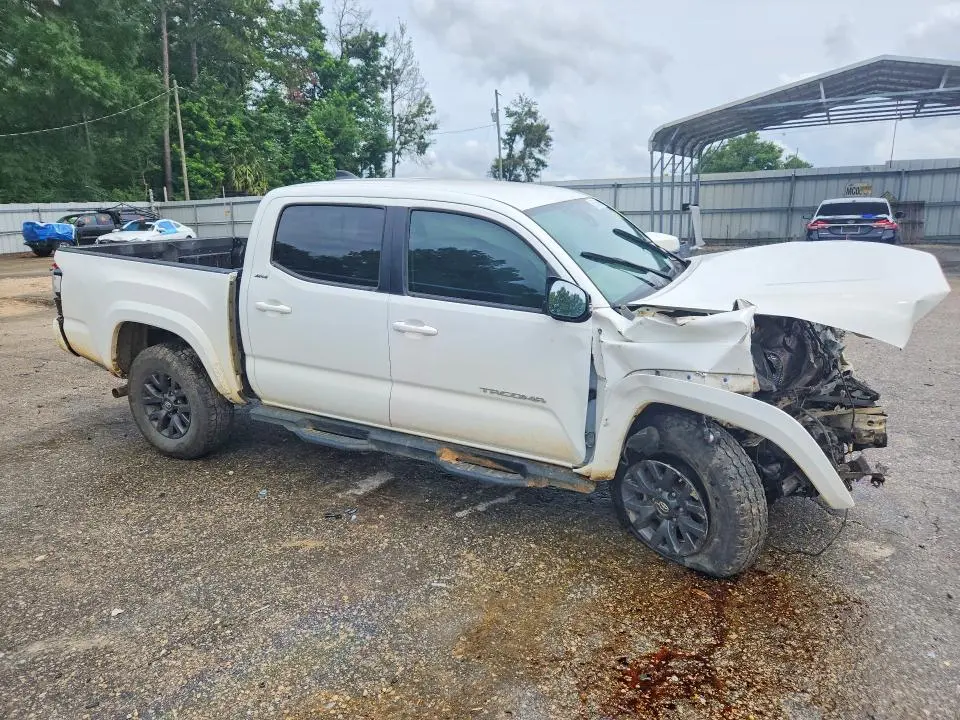 2022 TOYOTA TACOMA SR5 V6  