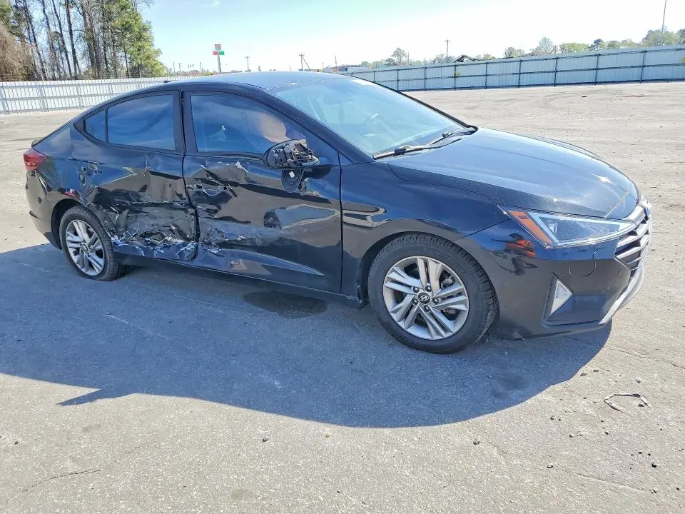 2019 HYUNDAI ELANTRA SEL  