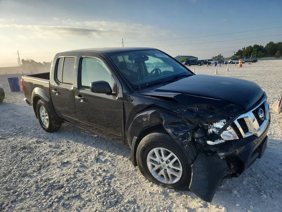 2021 NISSAN FRONTIER SV  