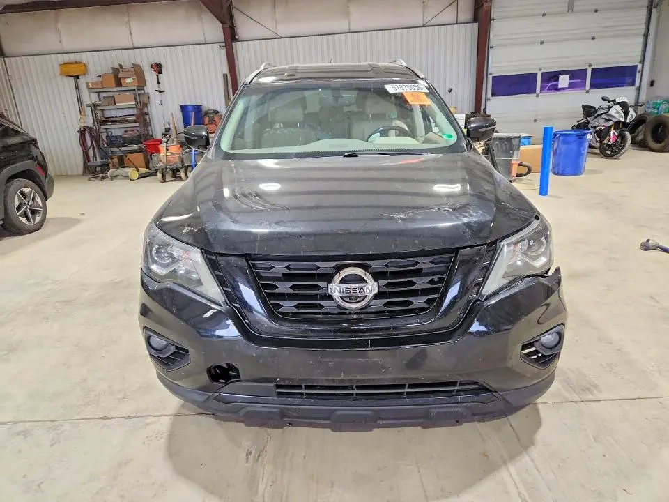 2017 NISSAN PATHFINDER SL  