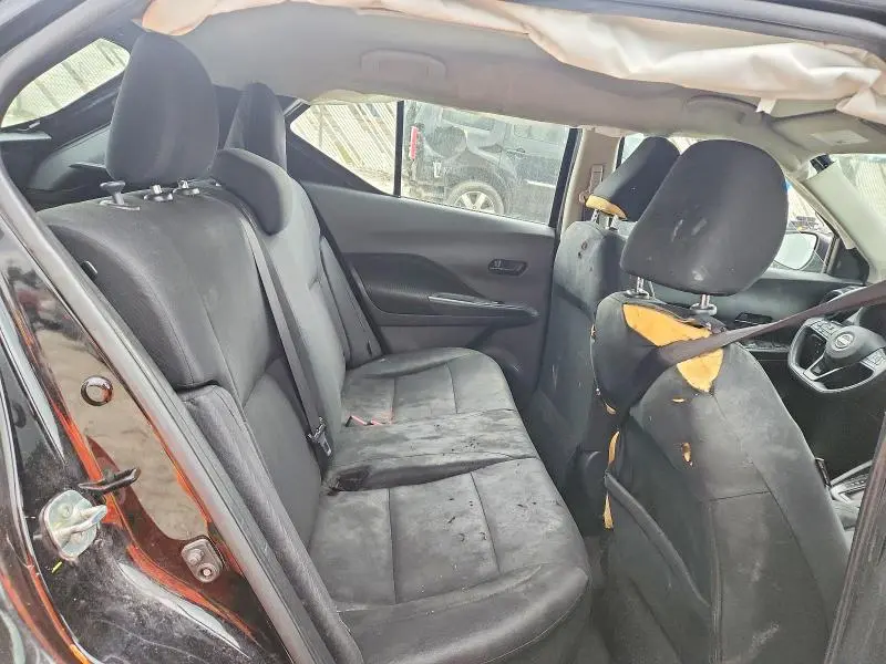 2023 NISSAN KICKS S  