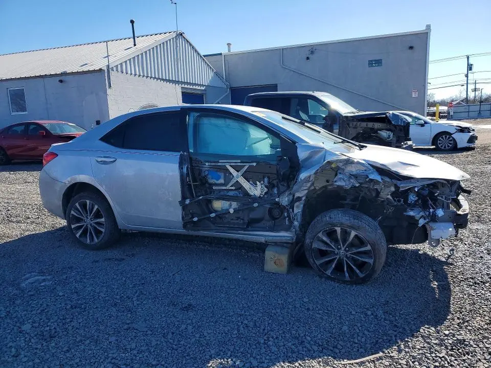 2017 TOYOTA COROLLA SE  