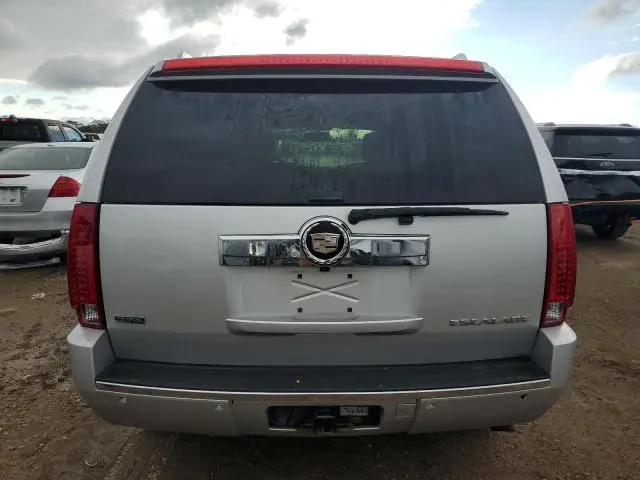 2010 CADILLAC ESCALADE LUXURY  