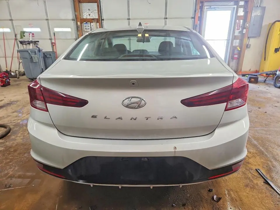 2020 HYUNDAI ELANTRA SEL  