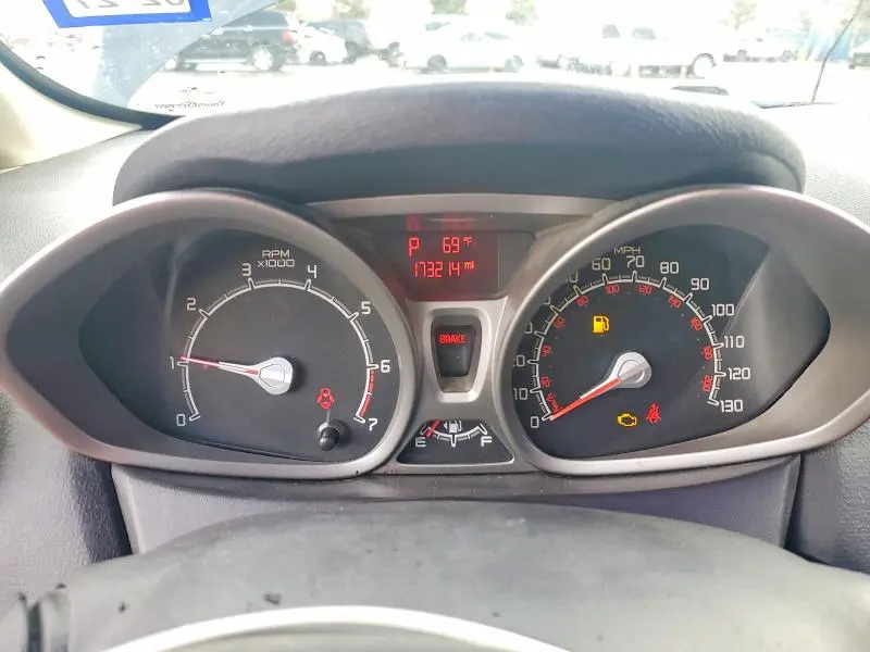 2011 FORD FIESTA SE  