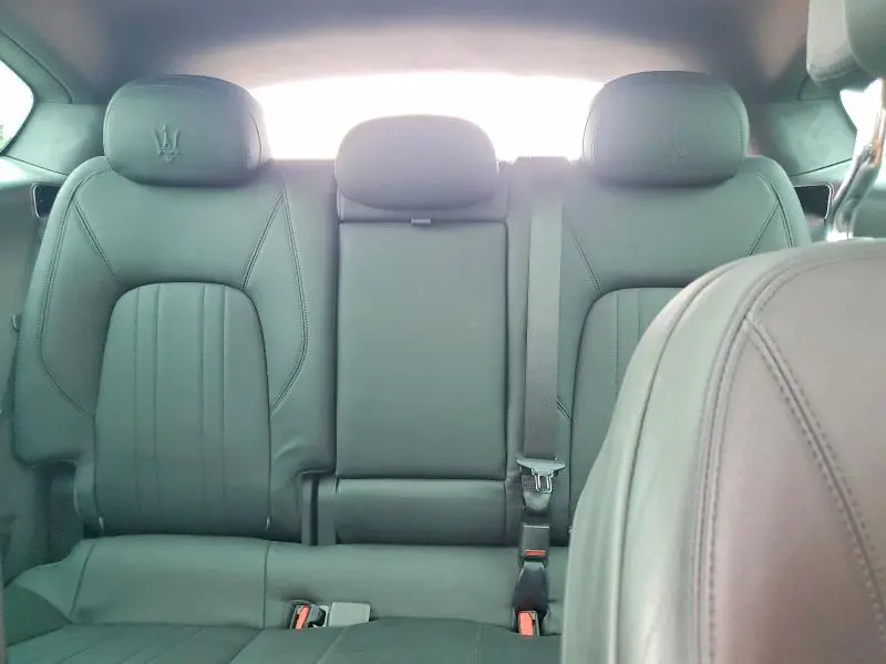 2022 MASERATI LEVANTE BASE  