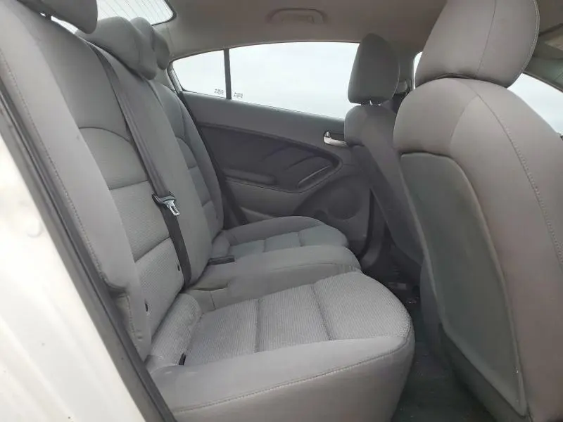 2017 KIA FORTE LX  