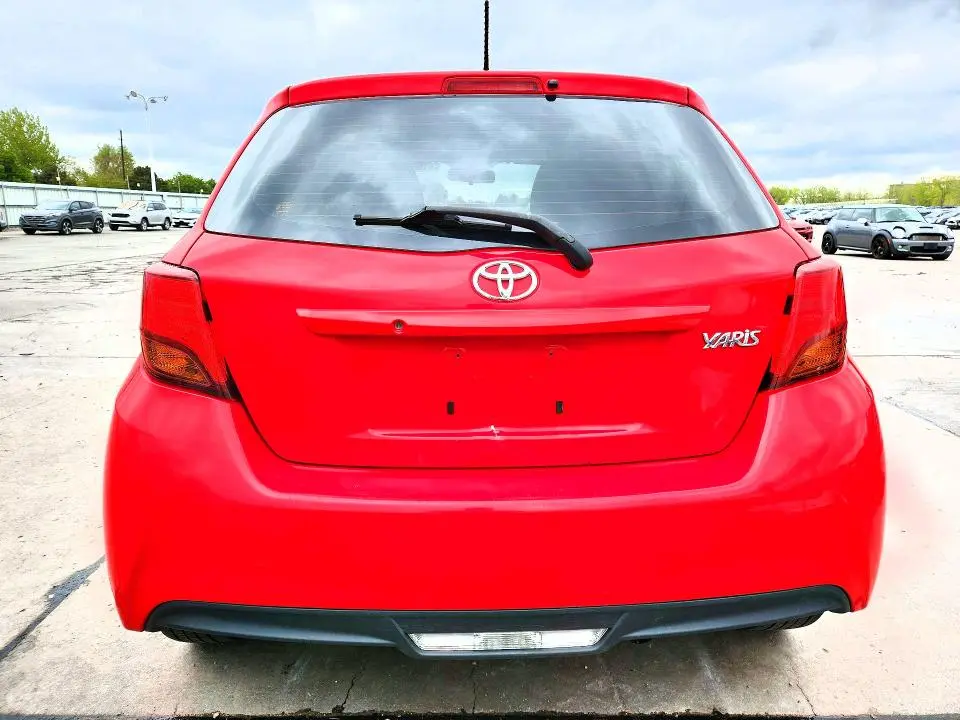 2015 TOYOTA YARIS 5-DOOR L  