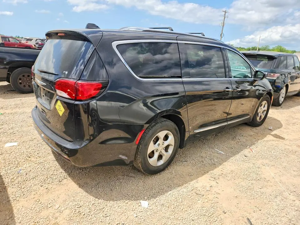 2017 CHRYSLER PACIFICA TOURING L PLUS  