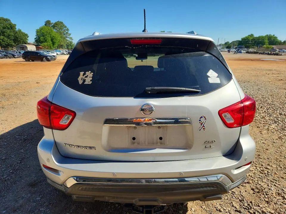 2017 NISSAN PATHFINDER SL  