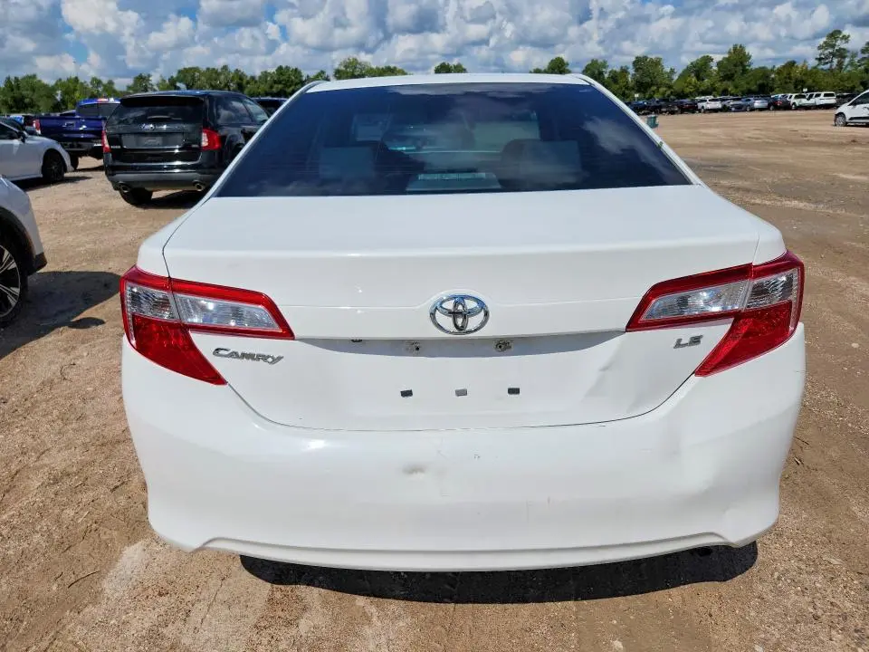2014 TOYOTA CAMRY LE  