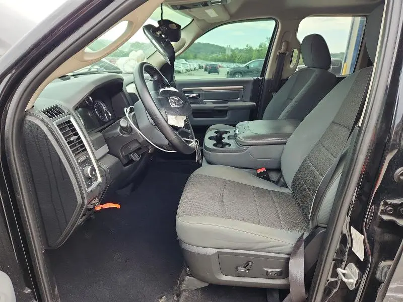 2015 RAM 1500 SLT  