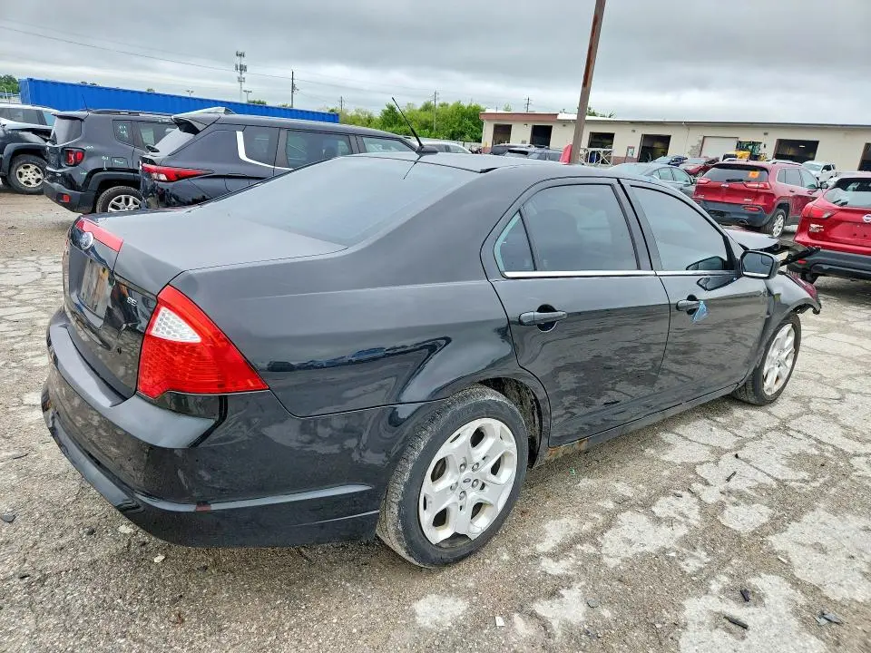 2011 FORD FUSION SE  