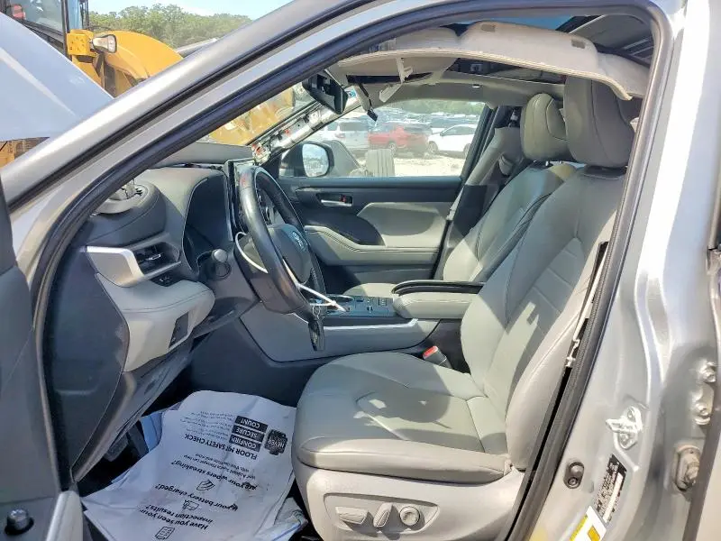 2021 TOYOTA HIGHLANDER HYBRID XLE  