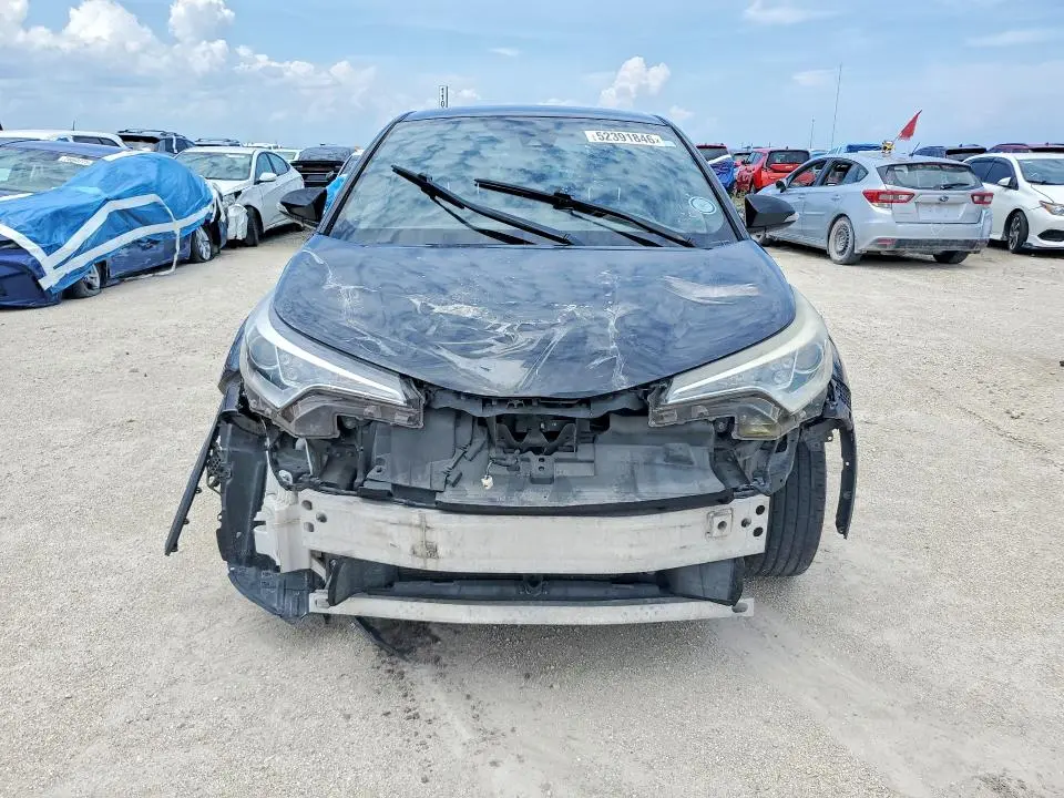 2018 TOYOTA C-HR XLE  