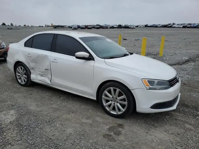 2013 VOLKSWAGEN JETTA SE  