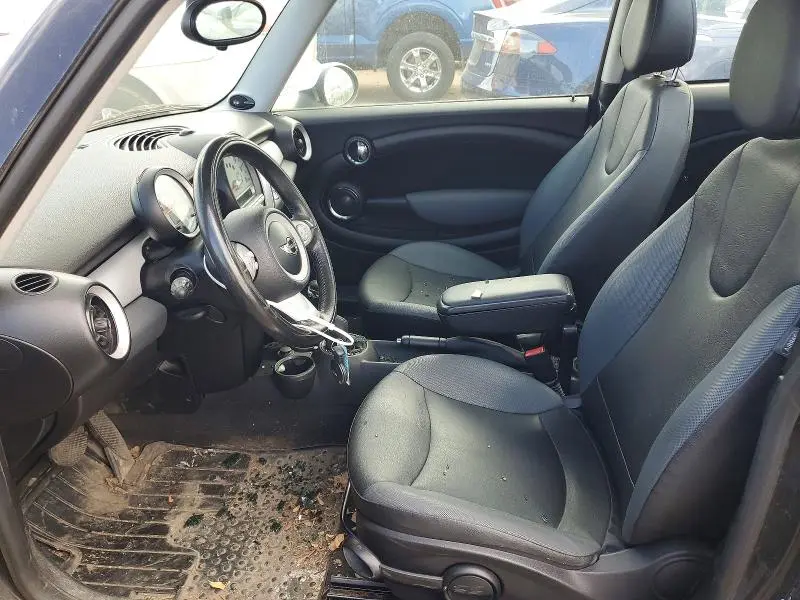 2010 MINI COOPER   