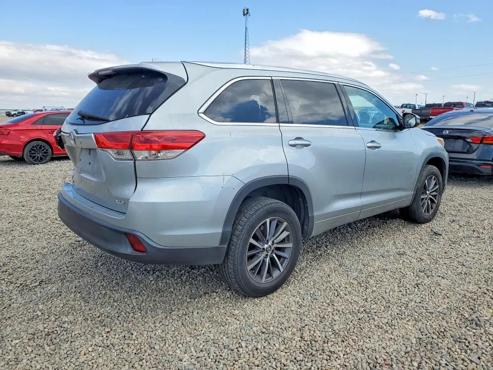 2018 TOYOTA HIGHLANDER XLE  