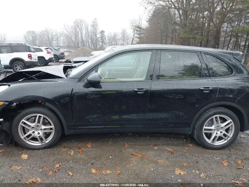 2014 PORSCHE CAYENNE  