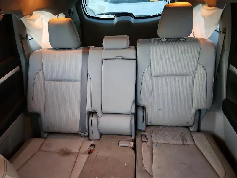 2016 TOYOTA HIGHLANDER LE PLUS  