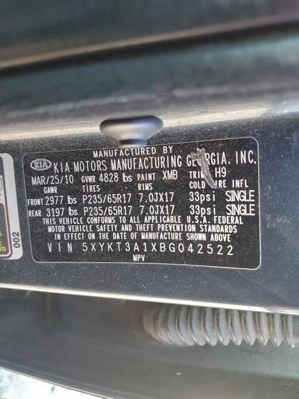 2011 KIA SORENTO BASE  