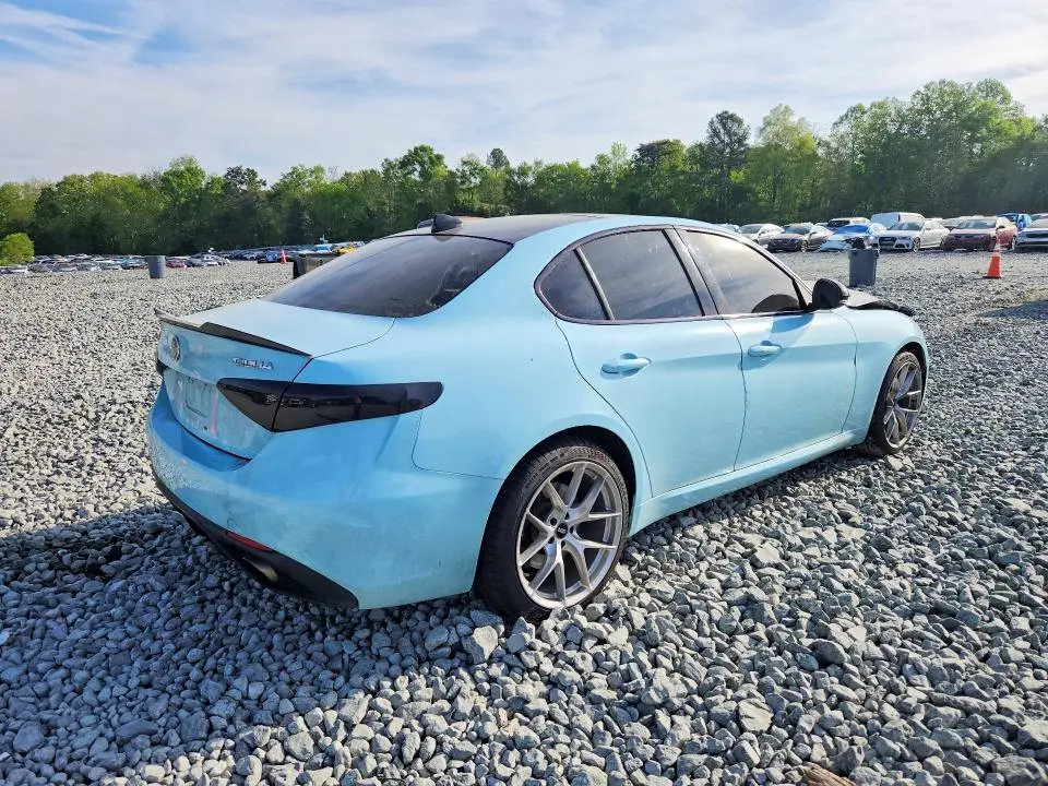 2017 ALFA ROMEO GIULIA Q4  
