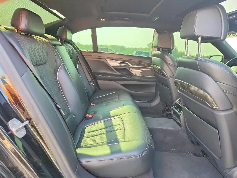 2020 BMW 750 XI  
