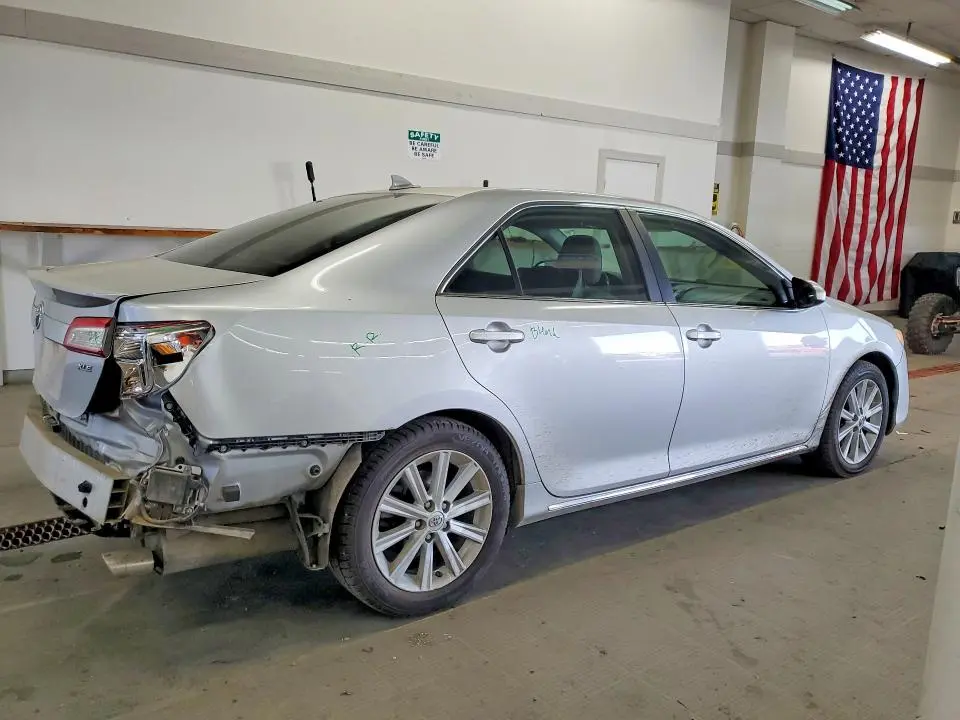 2014 TOYOTA CAMRY XLE V6  