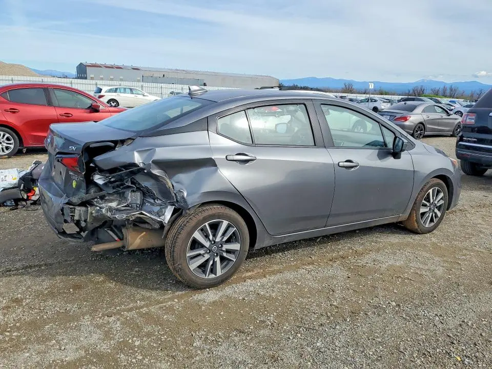 2021 NISSAN VERSA SV  