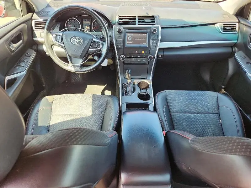 2015 TOYOTA CAMRY SE  