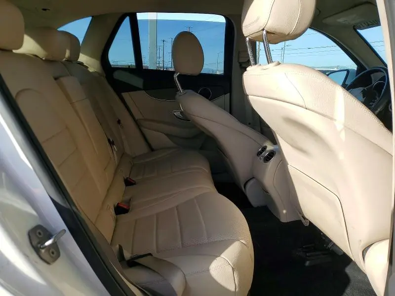 2022 MERCEDES-BENZ GLC 300  