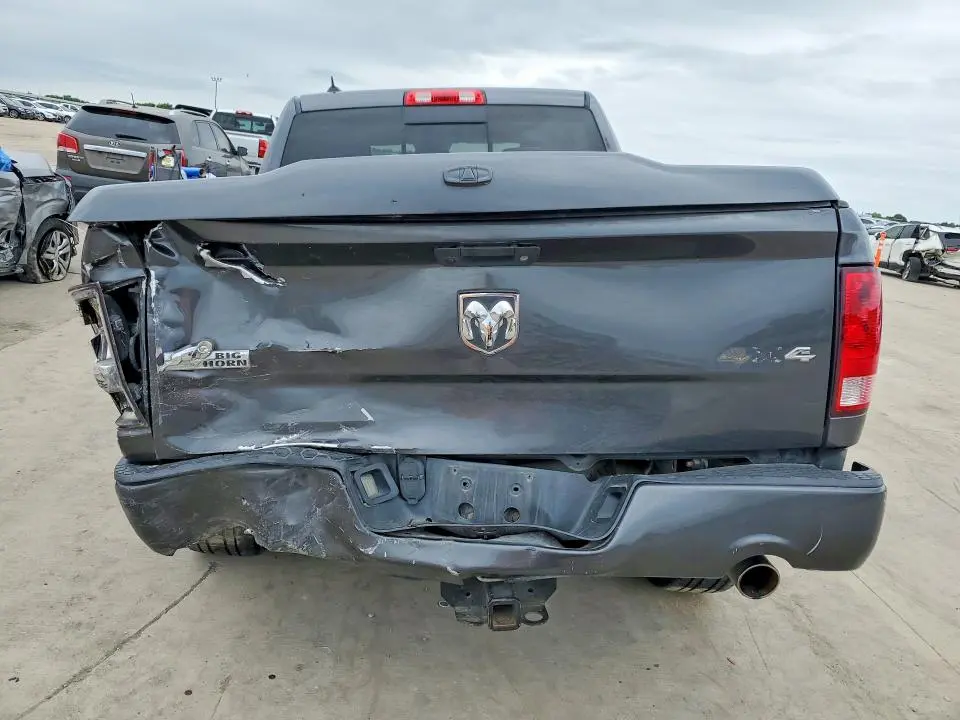 2013 RAM 1500 SLT  