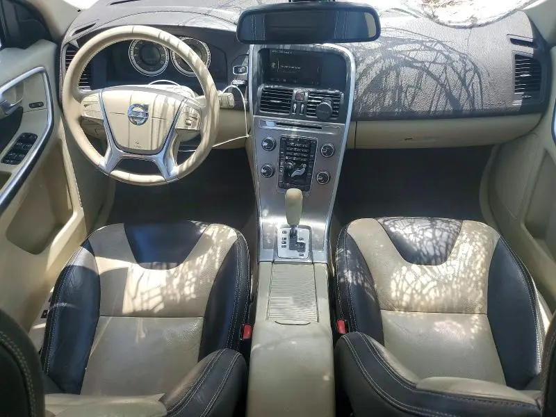 2011 VOLVO XC60 3.2  