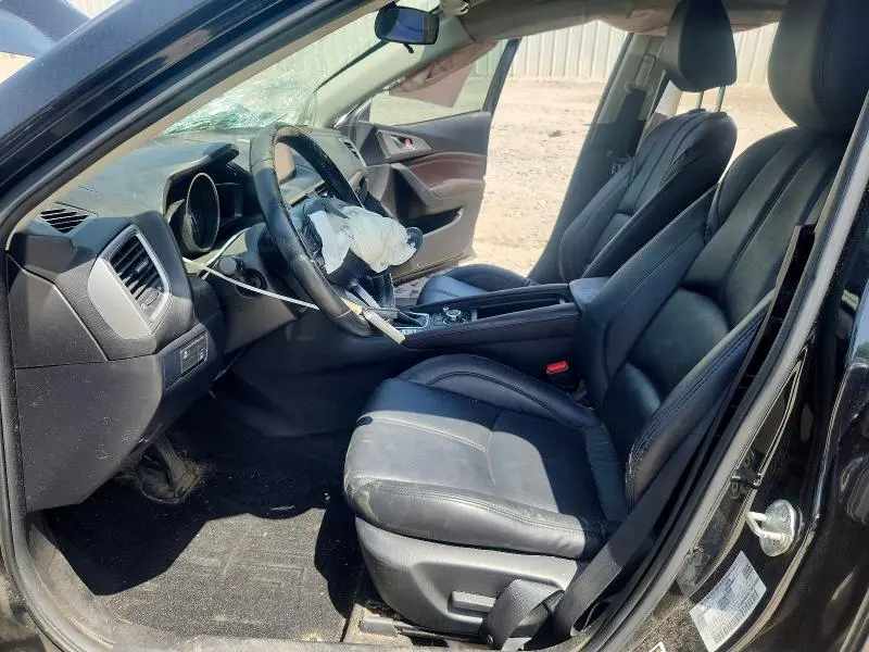 2017 MAZDA 3 TOURING  