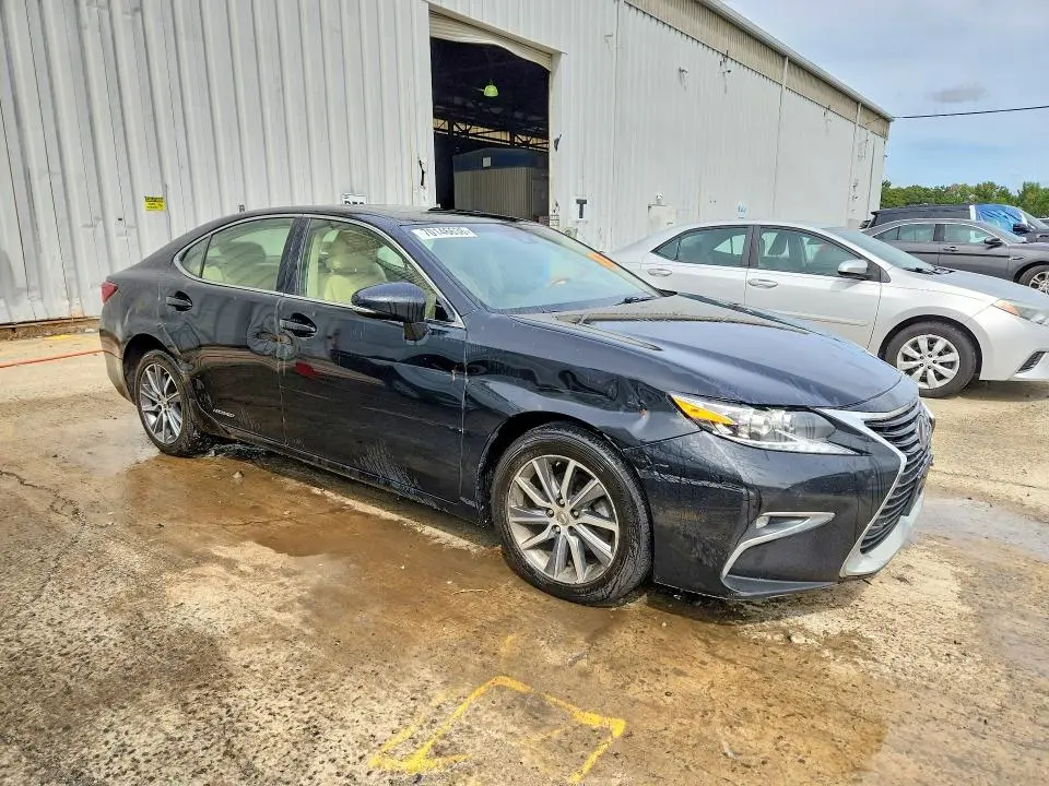 2017 LEXUS ES 300H  