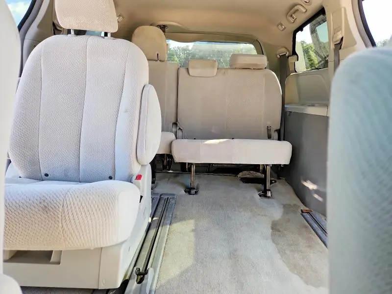 2011 TOYOTA SIENNA LE  