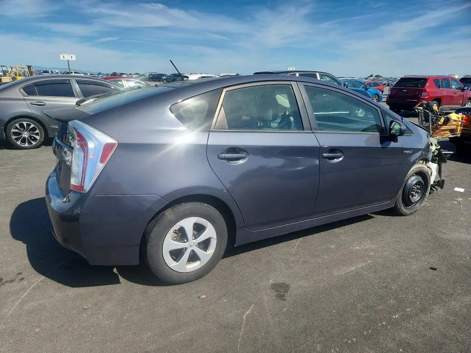 2013 TOYOTA PRIUS TWO  
