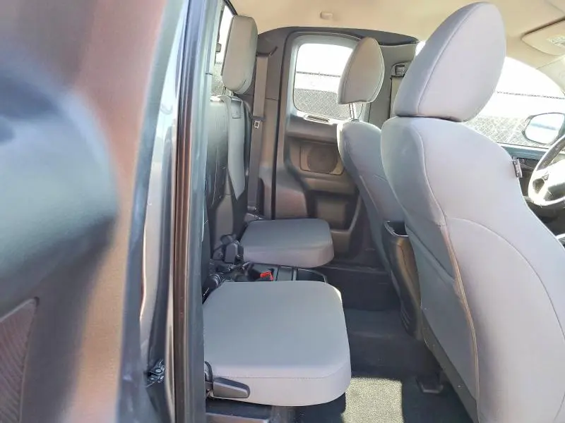 2017 TOYOTA TACOMA SR5 V6  