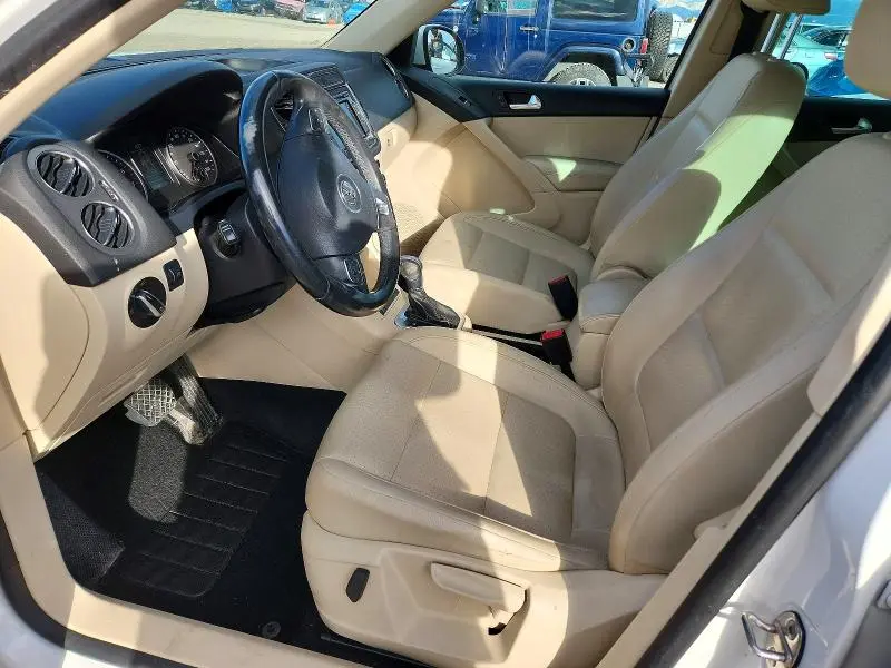 2013 VOLKSWAGEN TIGUAN S  