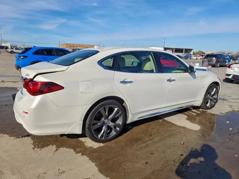 2016 INFINITI Q70L 3.7  