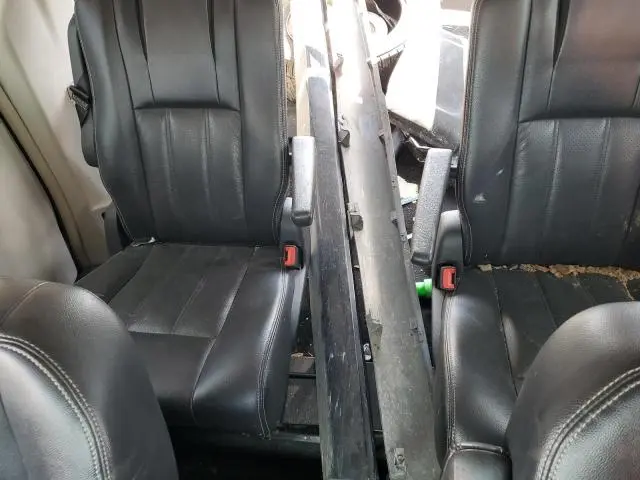 2011 CHRYSLER TOWN & COUNTRY TOURING L  