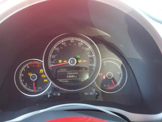 2019 VOLKSWAGEN BEETLE SE  