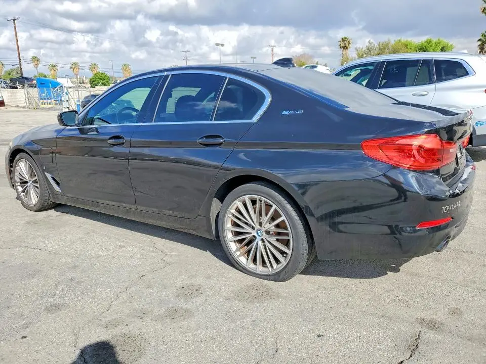 2019 BMW 530E   