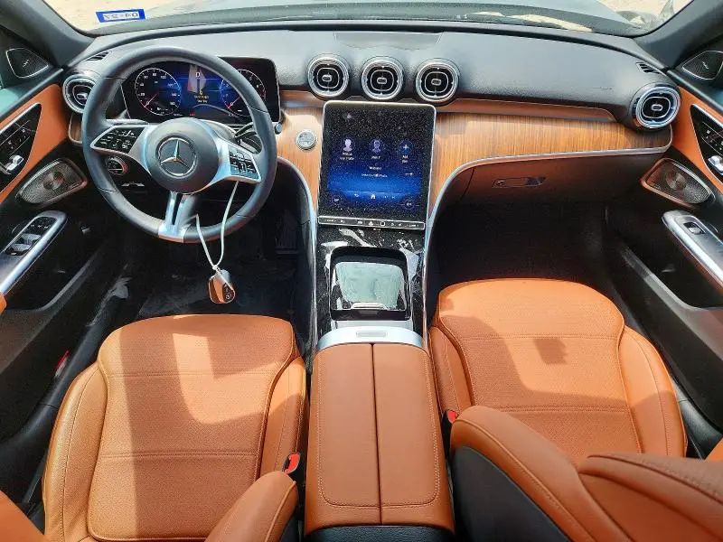 2025 MERCEDES-BENZ C 300  