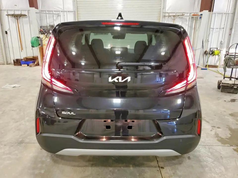 2025 KIA SOUL LX  