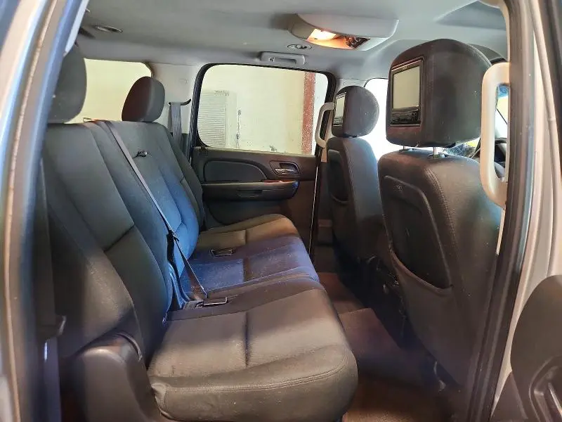 2012 CHEVROLET SUBURBAN K1500 LS  