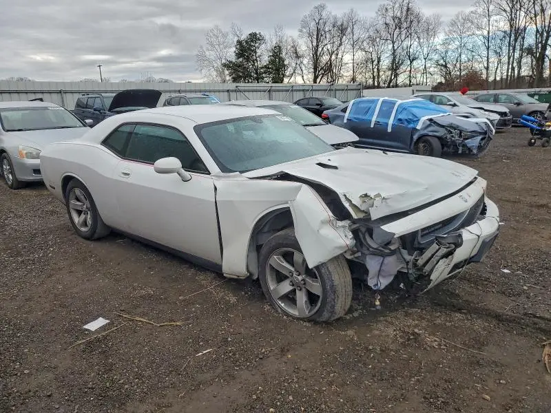 2010 DODGE CHALLENGER SE  