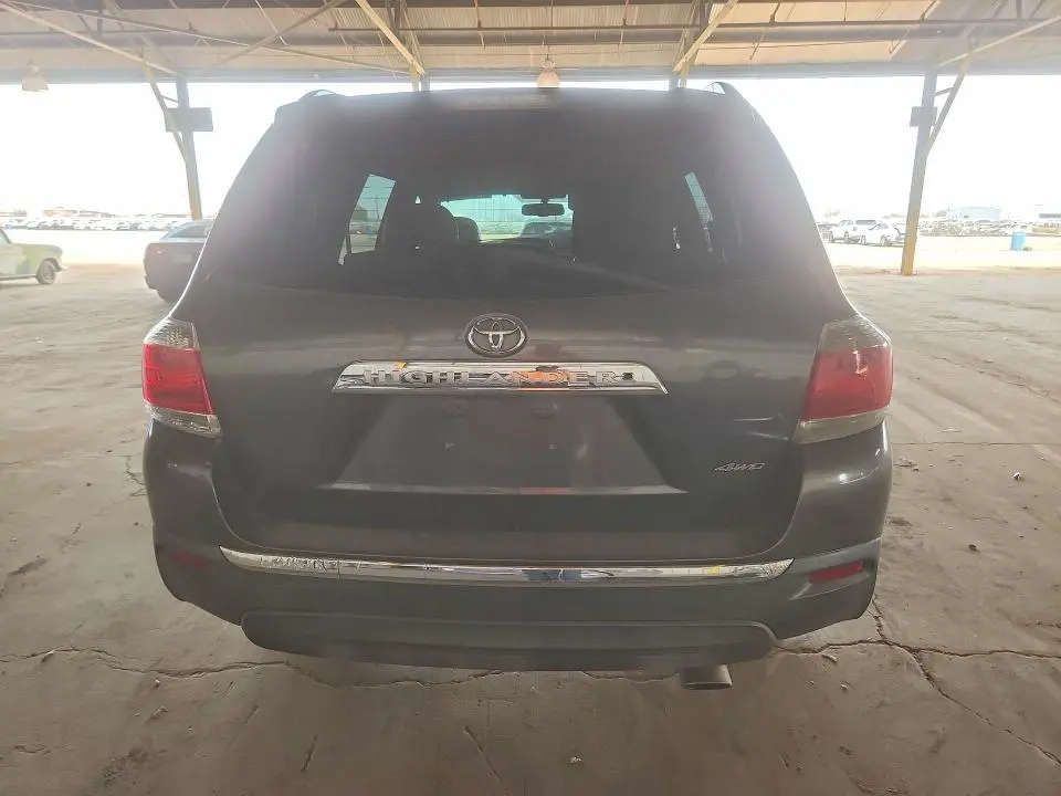 2011 TOYOTA HIGHLANDER LIMITED  