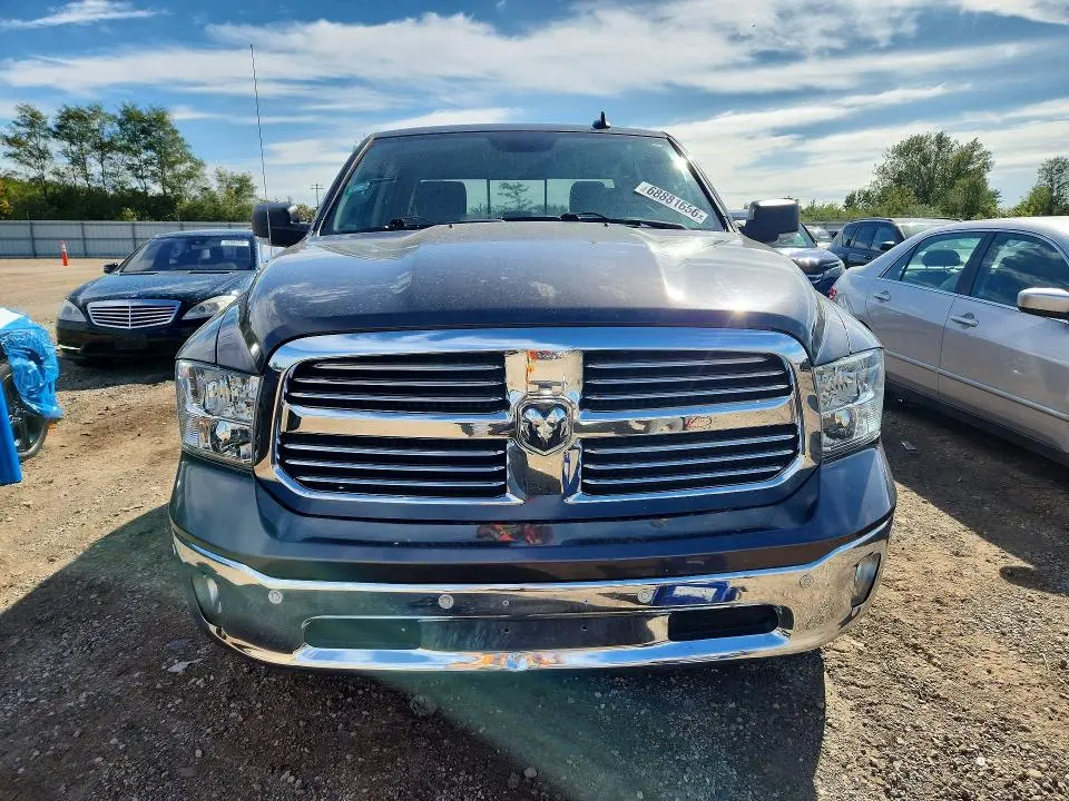 2018 RAM 1500 SLT  